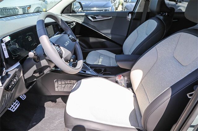 2025 Kia Niro SX Touring Tacoma WA