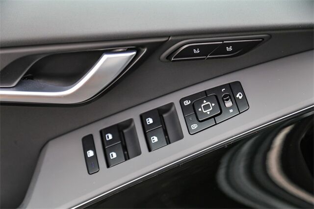 2025 Kia Niro SX Touring Tacoma WA