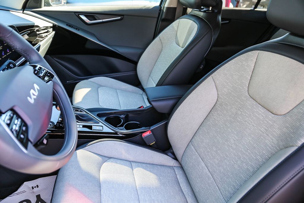 2025 Kia Niro SX Touring Renton WA