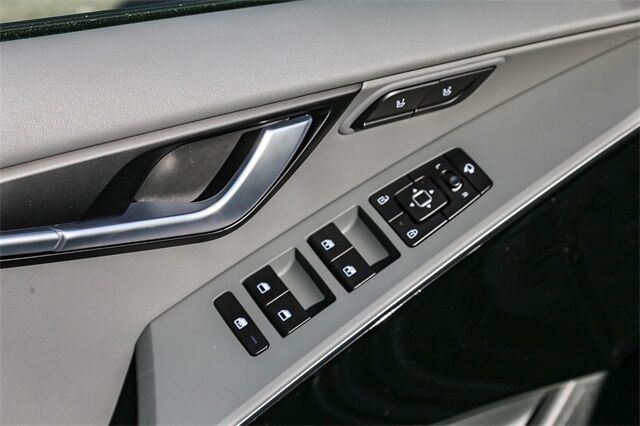 2025 Kia Niro SX Touring Renton WA