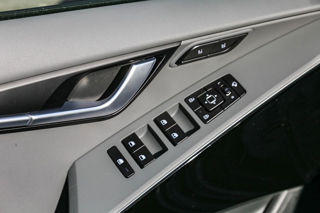 2025 Kia Niro SX Touring Renton WA