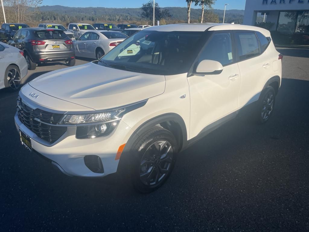 New 2025 Kia Seltos LX in Eureka CA
