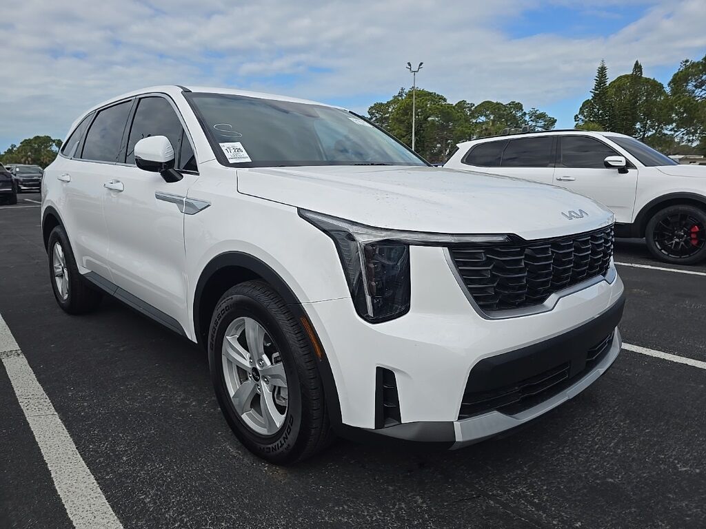 2025 Kia Sorento LX Oshkosh WI