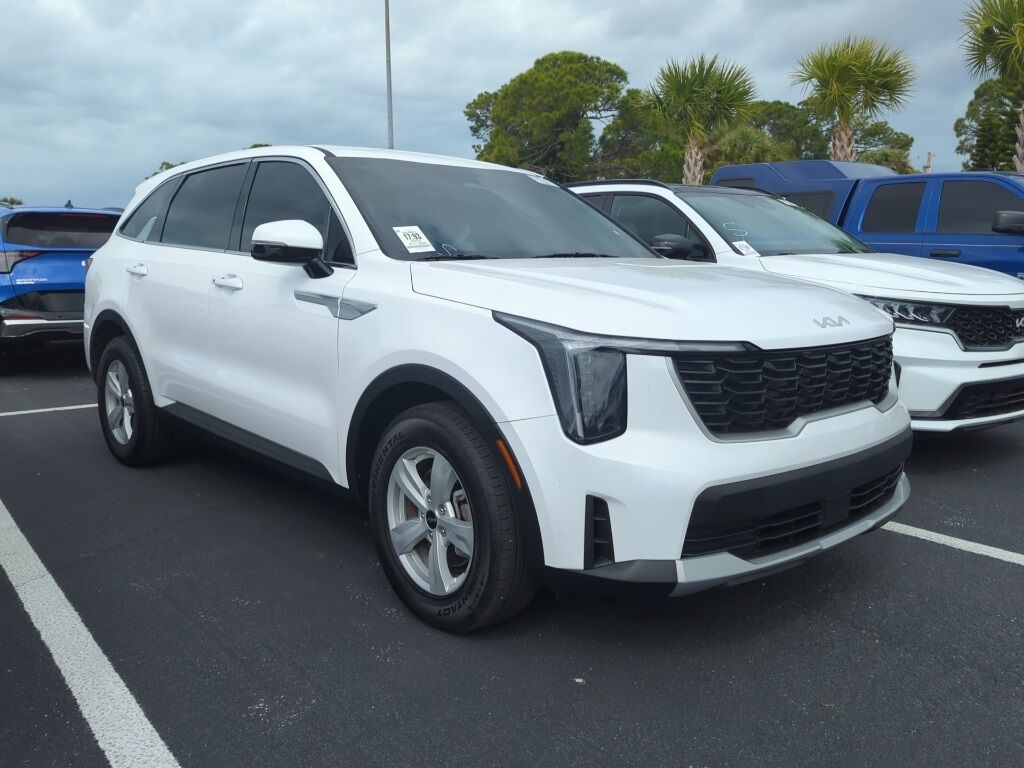 2025 Kia Sorento LX Oshkosh WI
