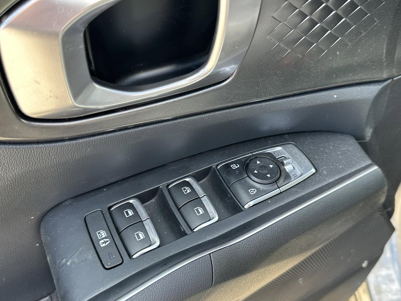 2025 Kia Sorento Plug-In Hybrid EX | Leather | Heated Seats | 3rd Row Seating | Low KM | One Owner | Clean Carfax Redwater AB