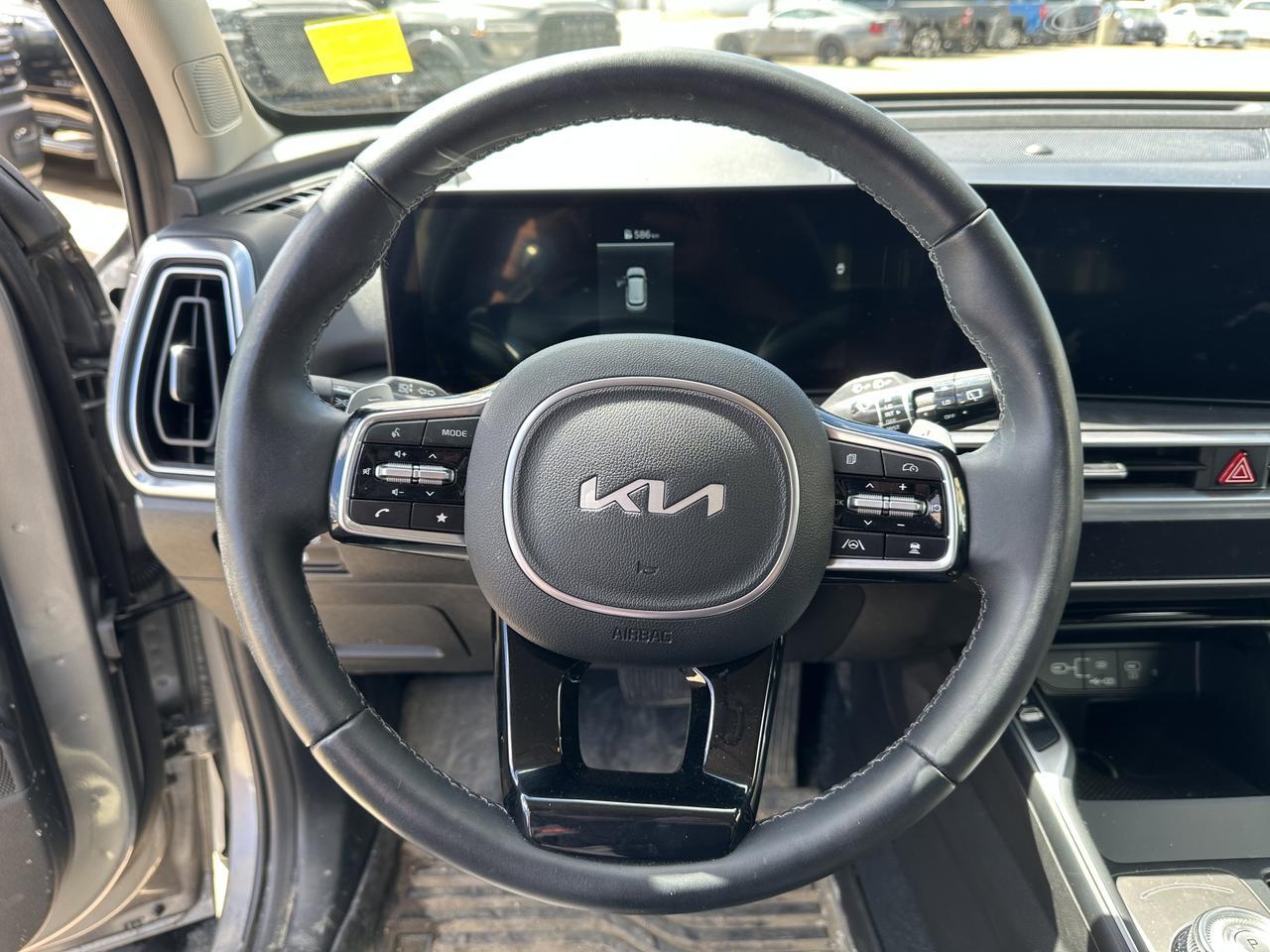 2025 Kia Sorento Plug-In Hybrid EX | Leather | Heated Seats | 3rd Row Seating | Low KM | One Owner | Clean Carfax Redwater AB