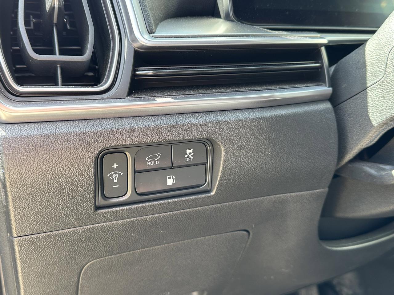 2025 Kia Sorento Plug-In Hybrid EX | Leather | Heated Seats | 3rd Row Seating | Low KM | One Owner | Clean Carfax Redwater AB