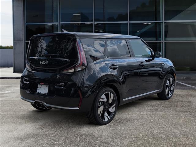 2025 Kia Soul GT-Line photo 2