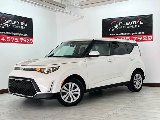 2025 Kia Soul 2.0L LX IVT's photo