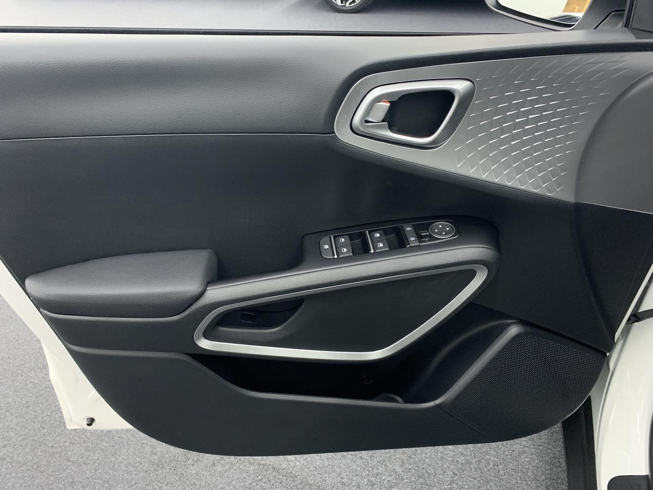 2025 Kia Soul LX IVT Benwood WV