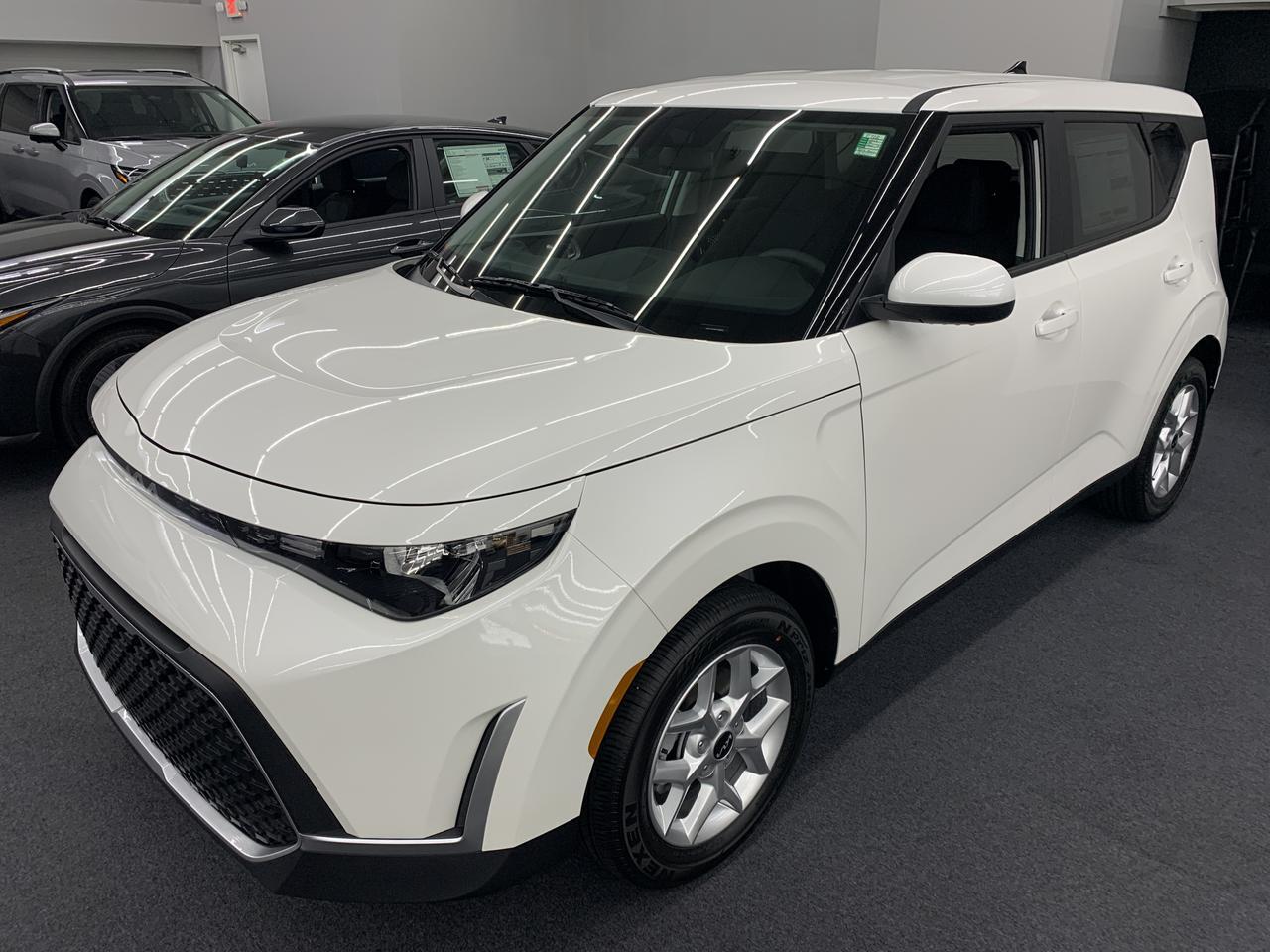 2025 Kia Soul LX IVT