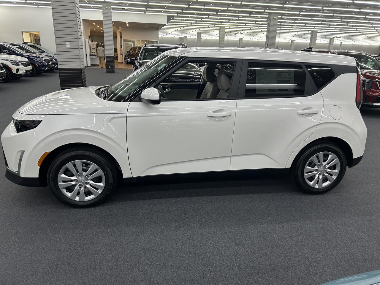 2025 Kia Soul LX IVT Benwood WV