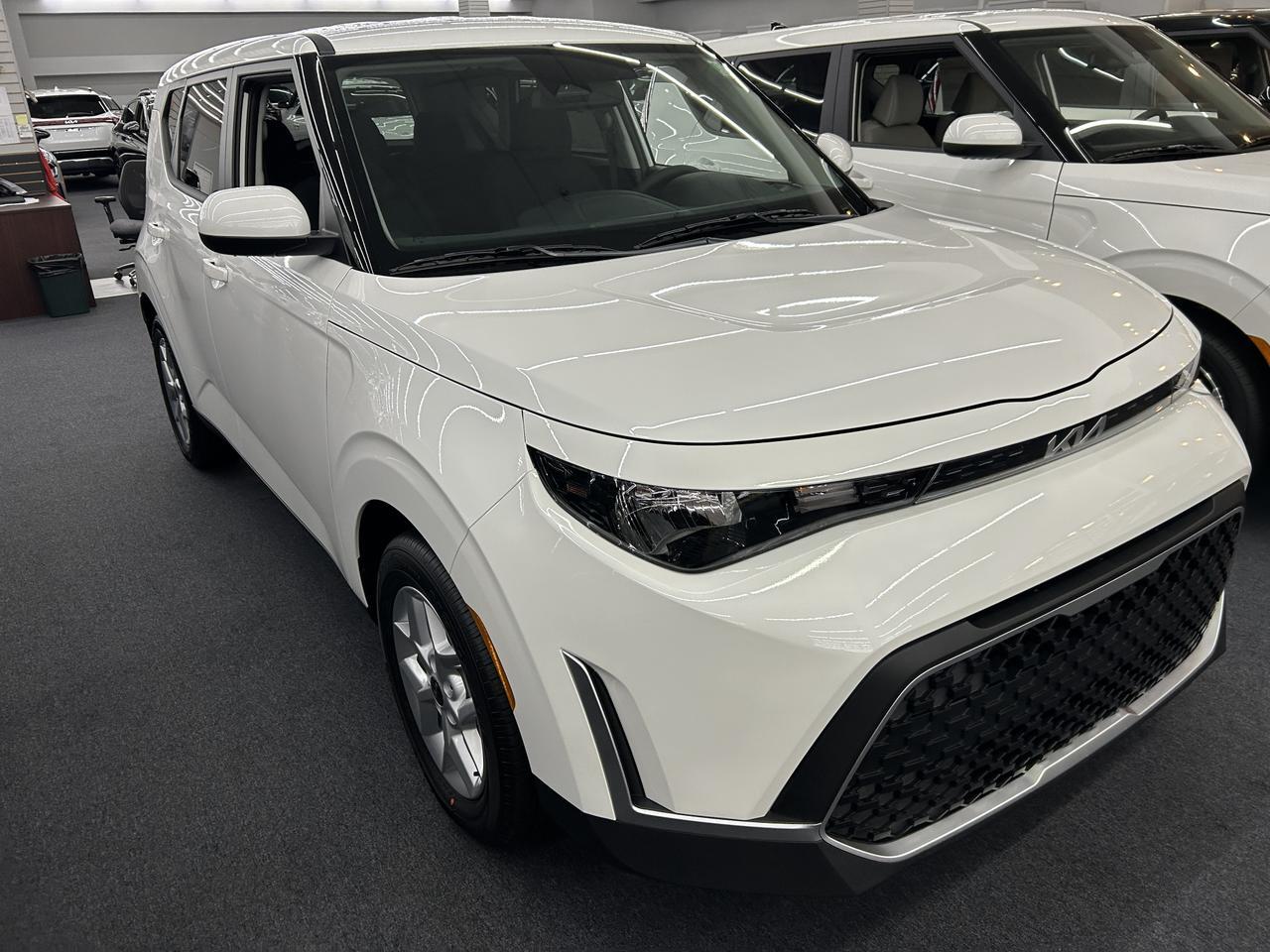 2025 Kia Soul LX IVT