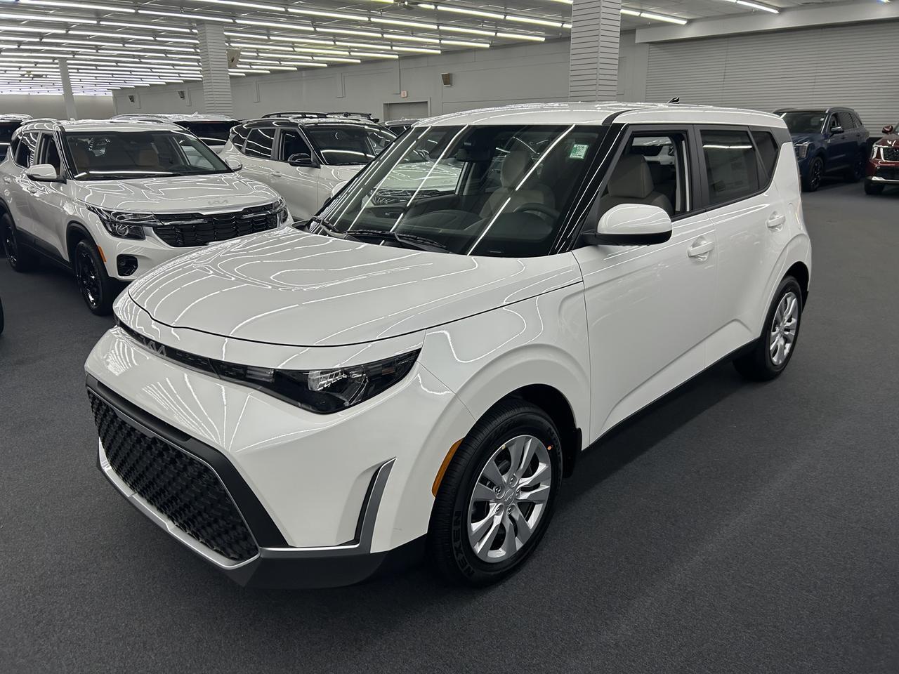 2025 Kia Soul LX IVT