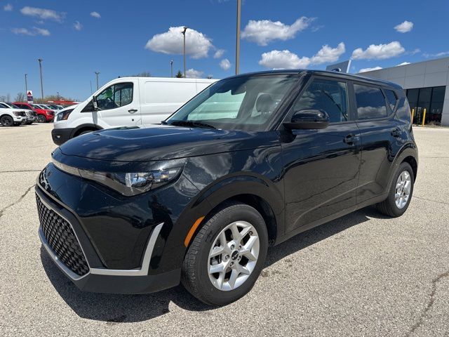 2025 Kia Soul LX Random Lake WI