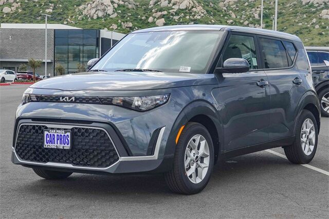 2025 Kia Soul LX photo 4