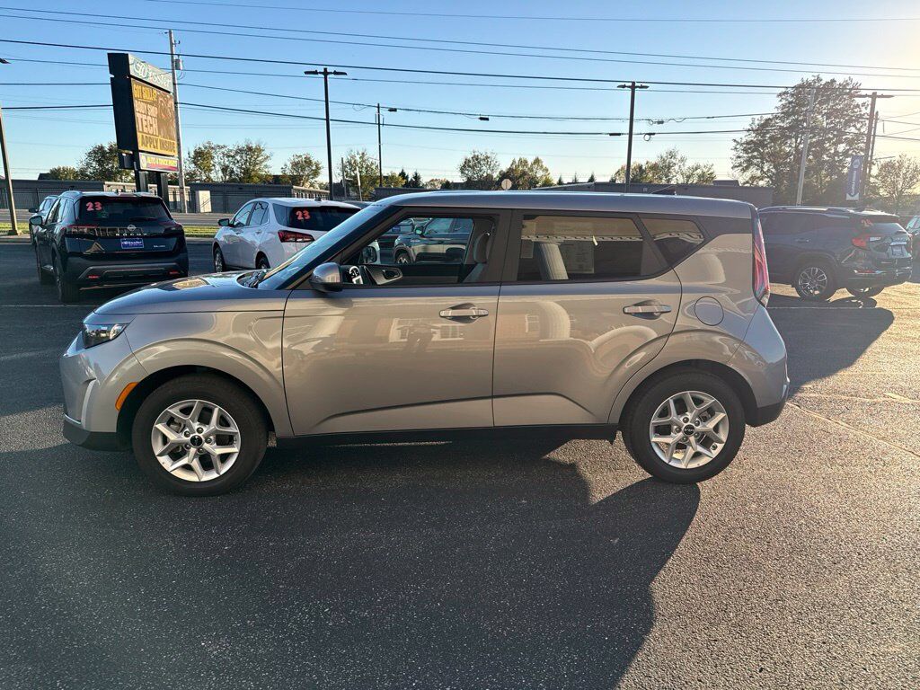 2025 Kia Soul LX