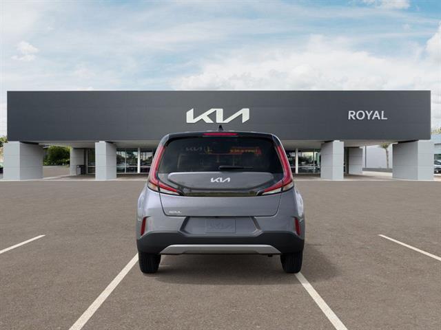 2025 Kia Soul LX photo 4