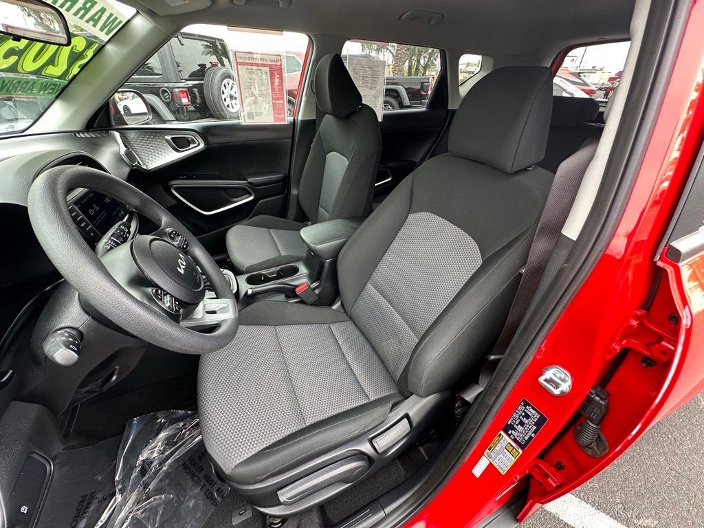2025 Kia Soul LX