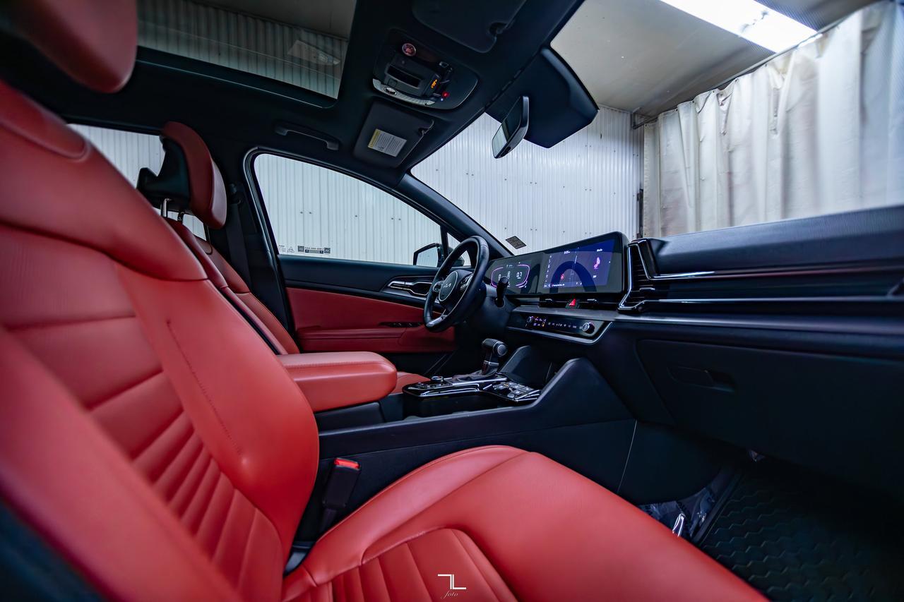 2025 Kia Sportage AWD EX Premium Leather Roof Nav BCam Red Deer AB