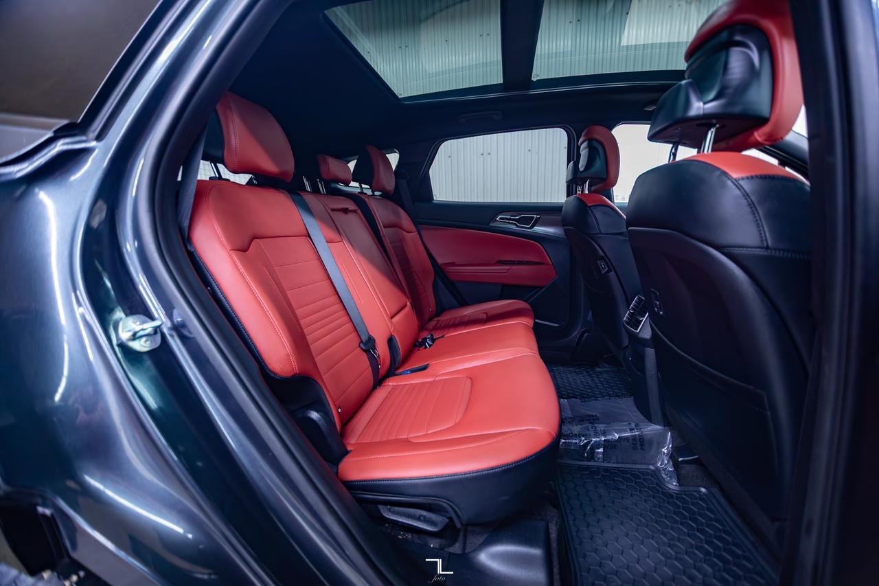 2025 Kia Sportage AWD EX Premium Leather Roof Nav BCam Red Deer AB