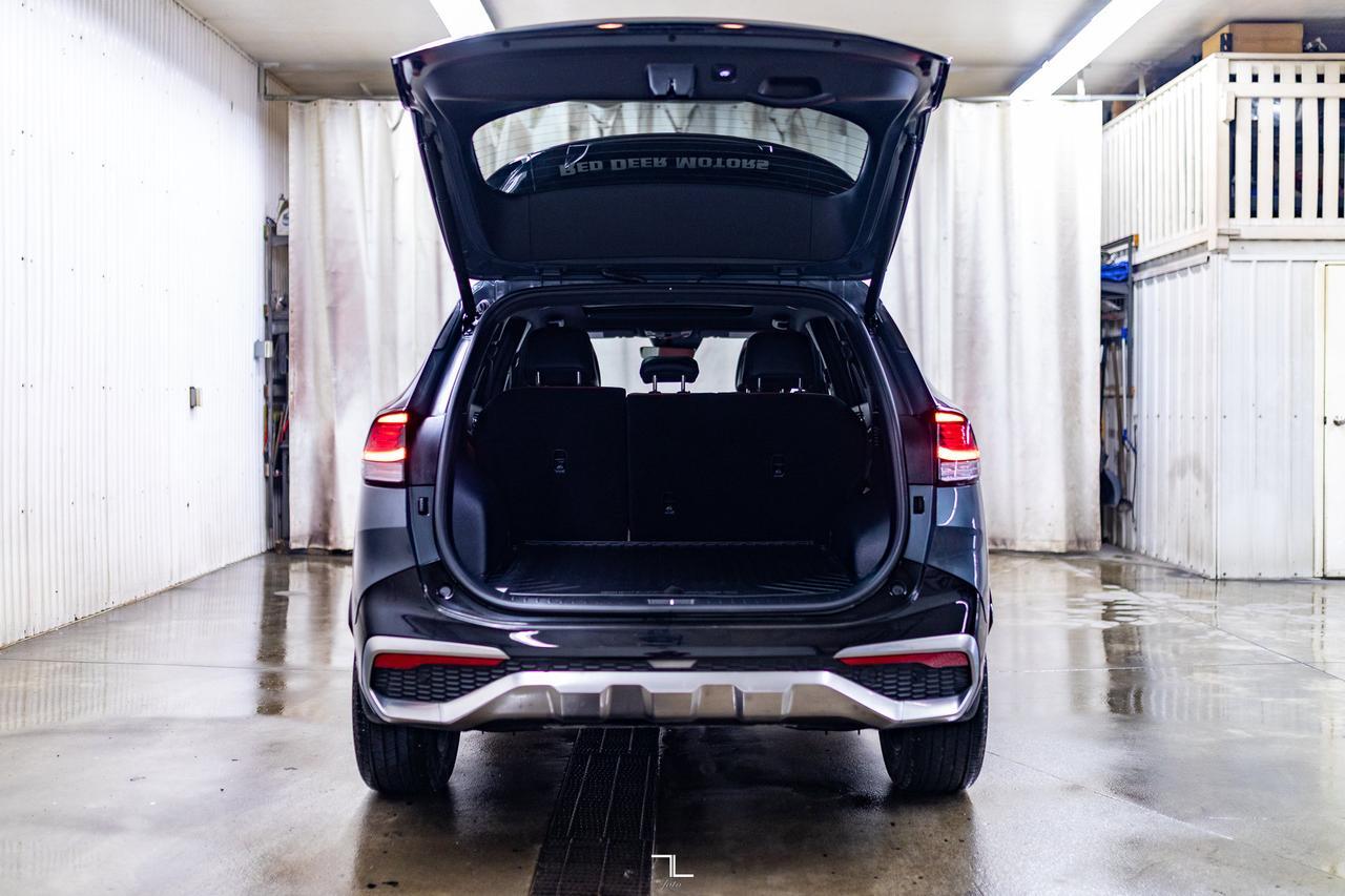 2025 Kia Sportage AWD EX Premium Leather Roof Nav BCam Red Deer AB