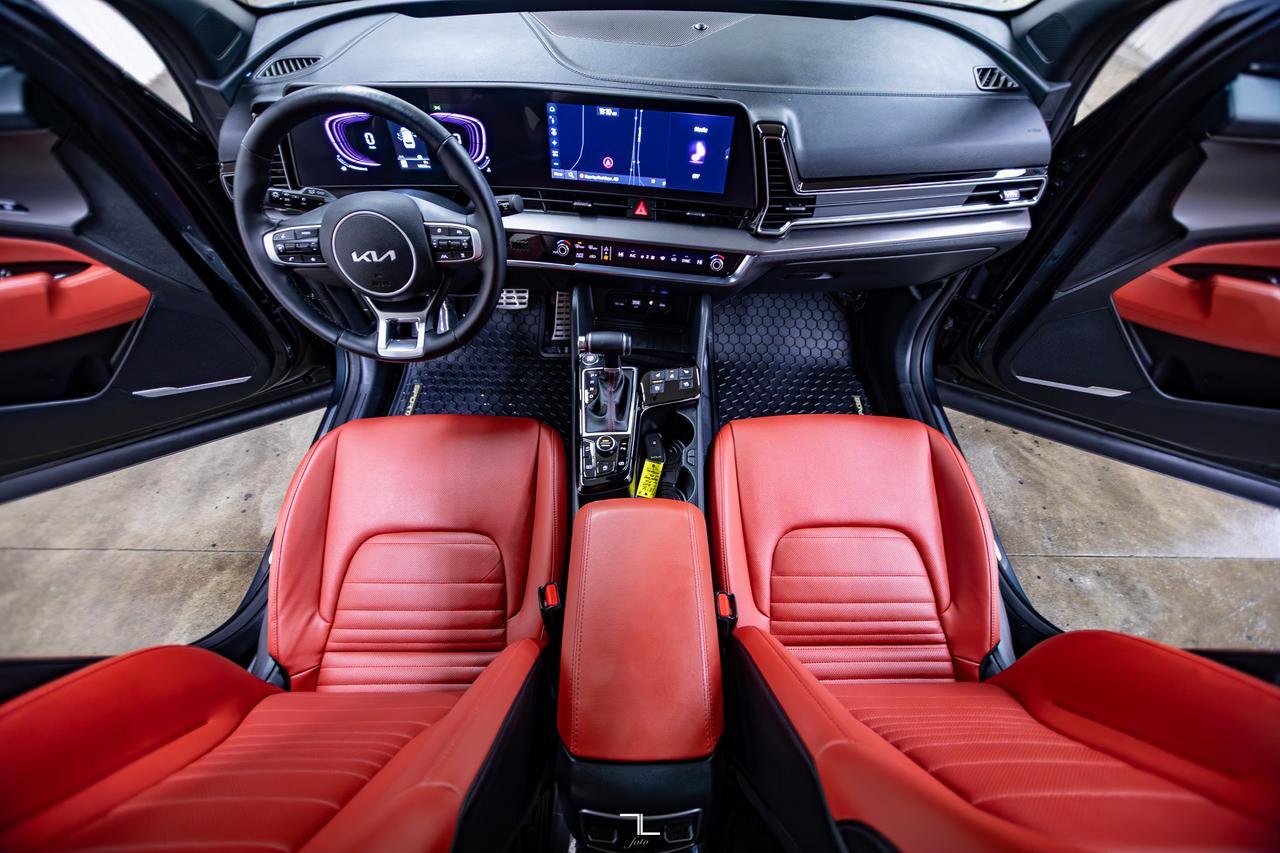 2025 Kia Sportage AWD EX Premium Leather Roof Nav BCam Red Deer AB