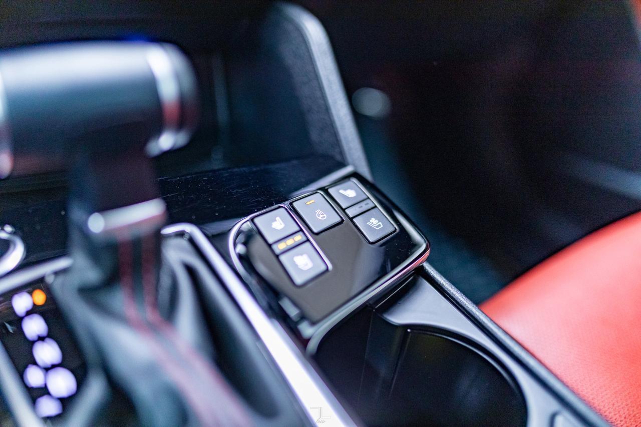 2025 Kia Sportage AWD EX Premium Leather Roof Nav BCam Red Deer AB