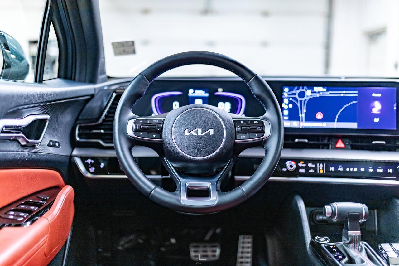 2025 Kia Sportage AWD EX Premium Leather Roof Nav BCam Red Deer AB