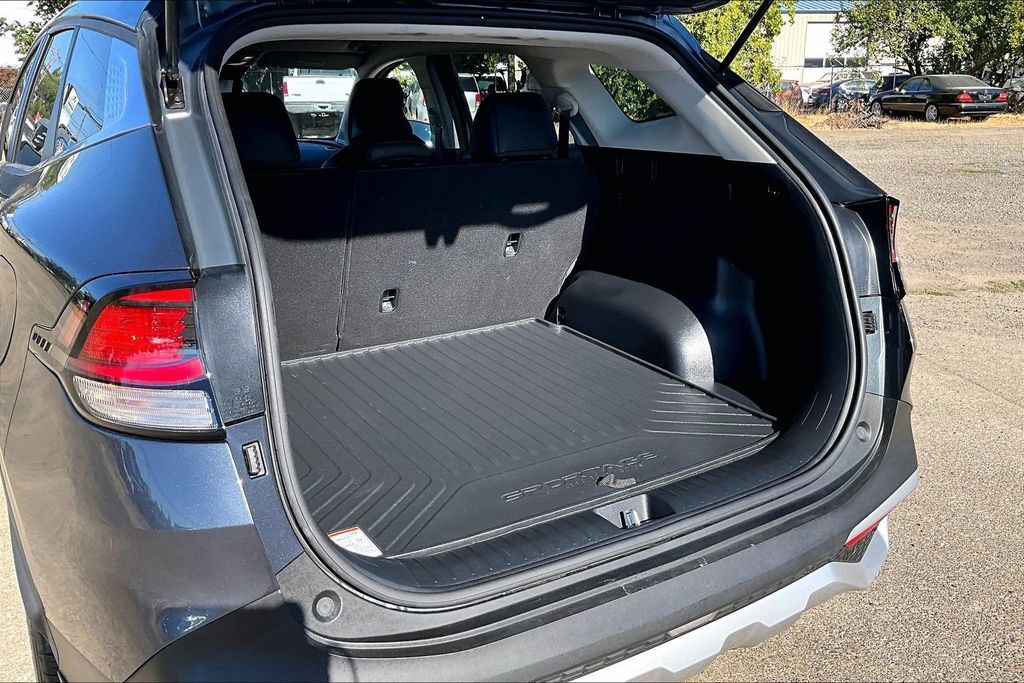 2025 Kia Sportage EX OR