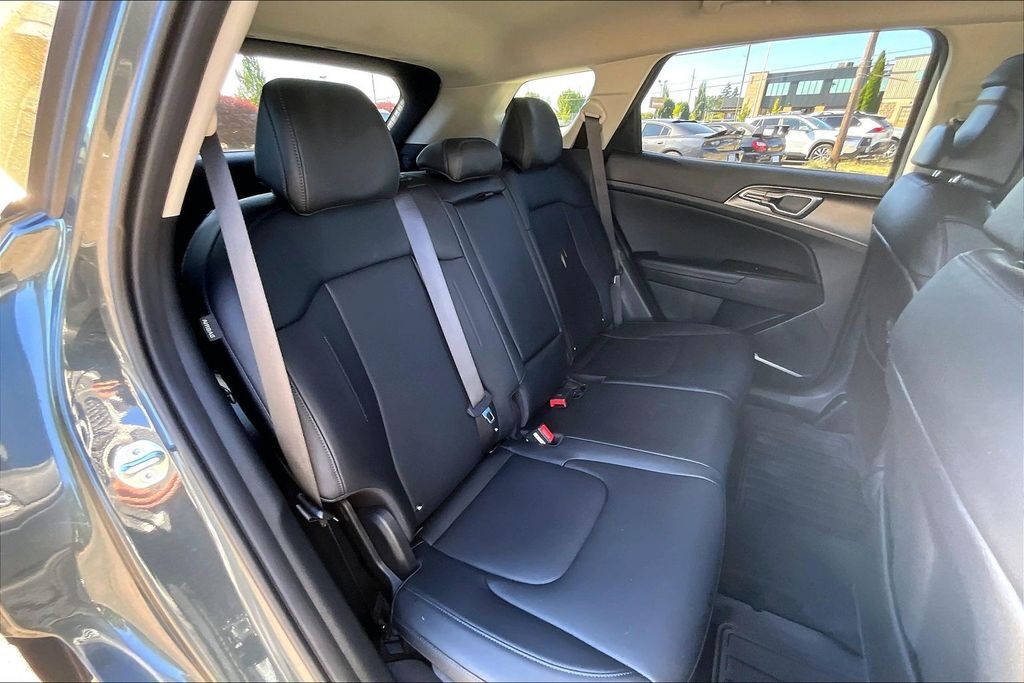 2025 Kia Sportage EX OR