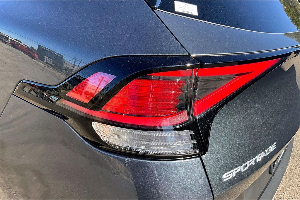 2025 Kia Sportage EX OR