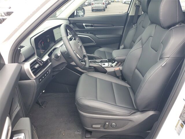 2025 Kia Telluride S photo 18