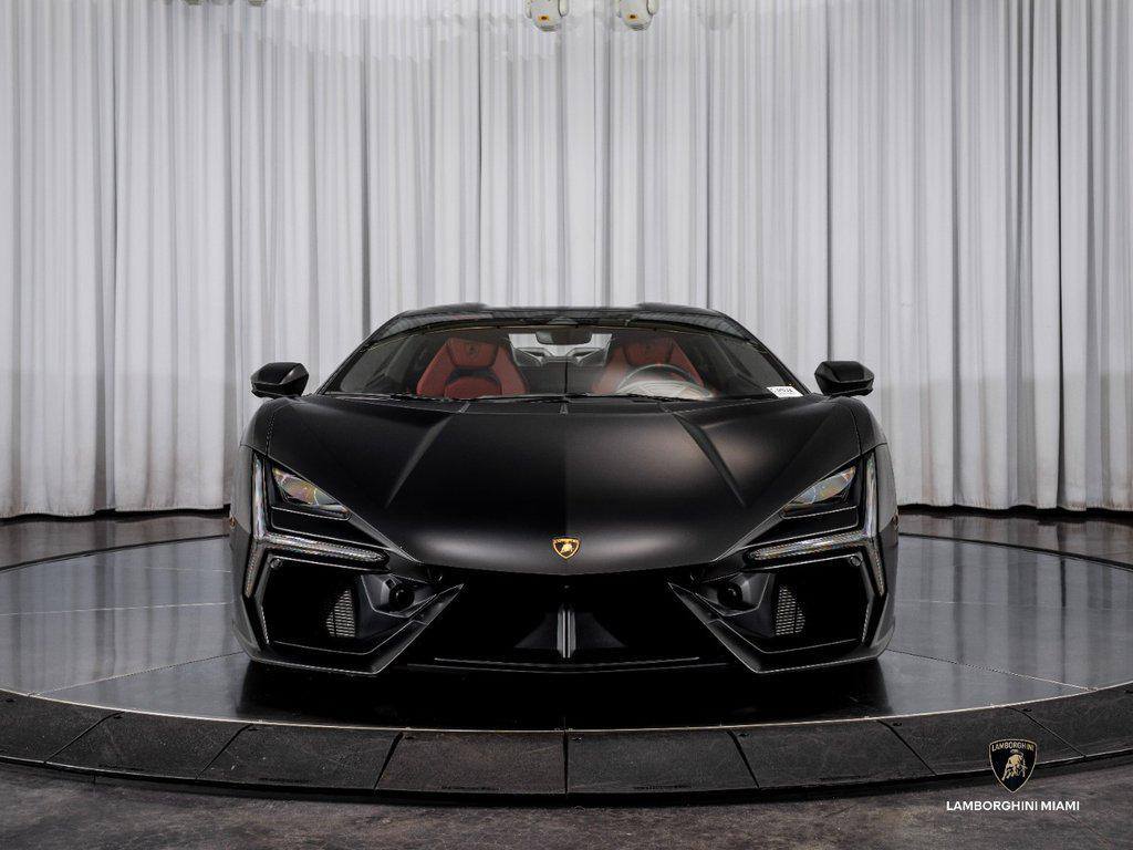 2025 Lamborghini Revuelto .
