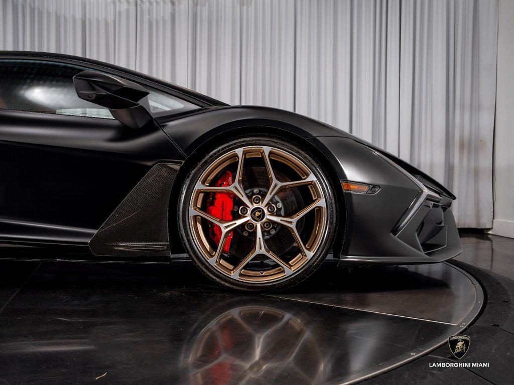 2025 Lamborghini Revuelto . North Miami Beach FL