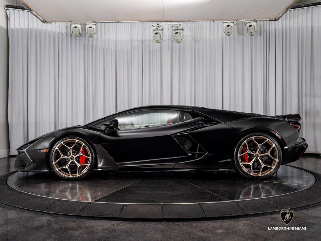 2025 Lamborghini Revuelto . North Miami Beach FL