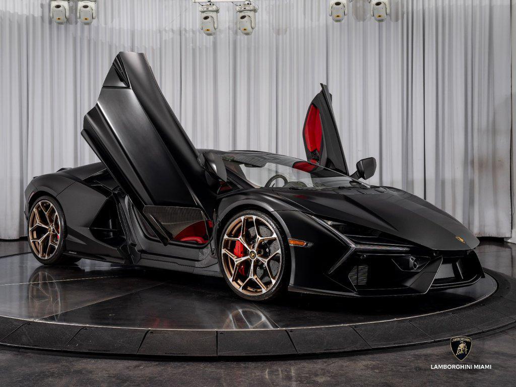 2025 Lamborghini Revuelto . North Miami Beach FL