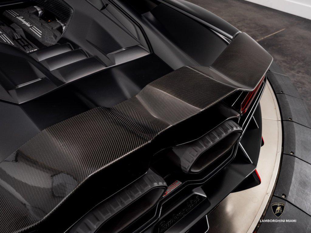 2025 Lamborghini Revuelto . North Miami Beach FL