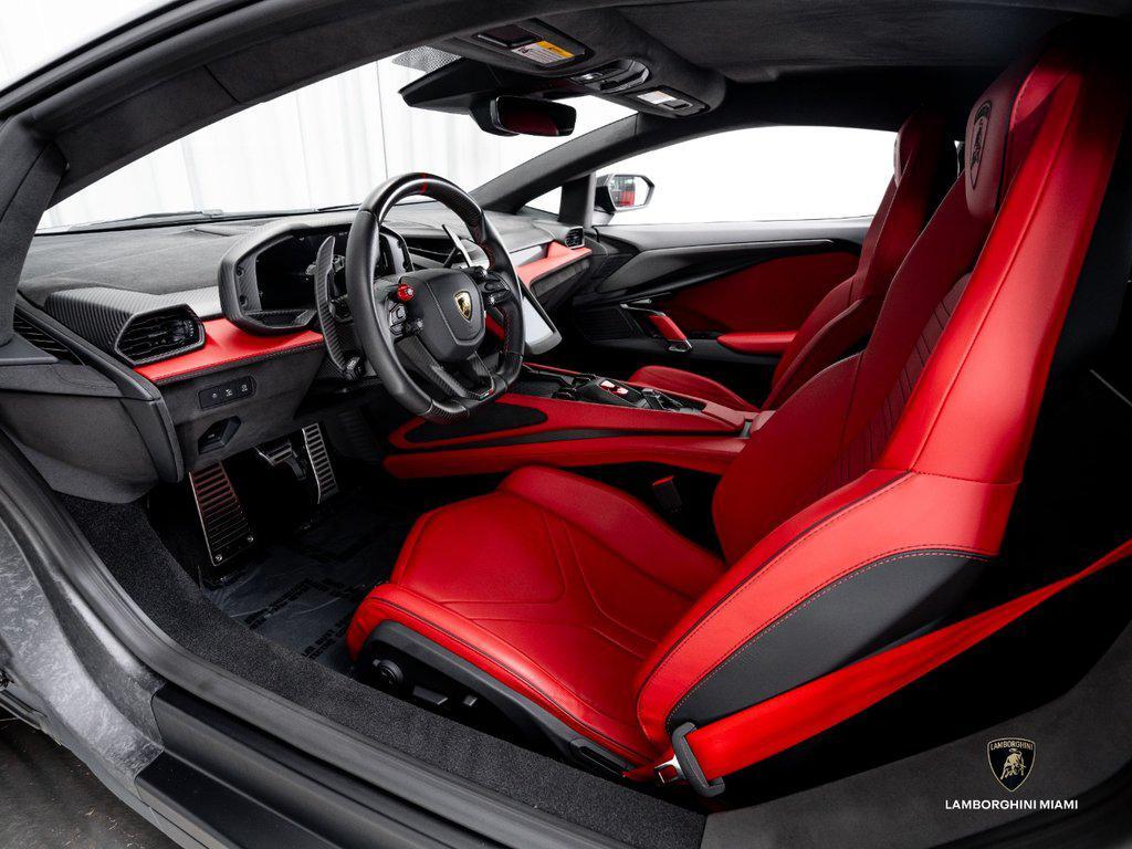 2025 Lamborghini Revuelto . North Miami Beach FL