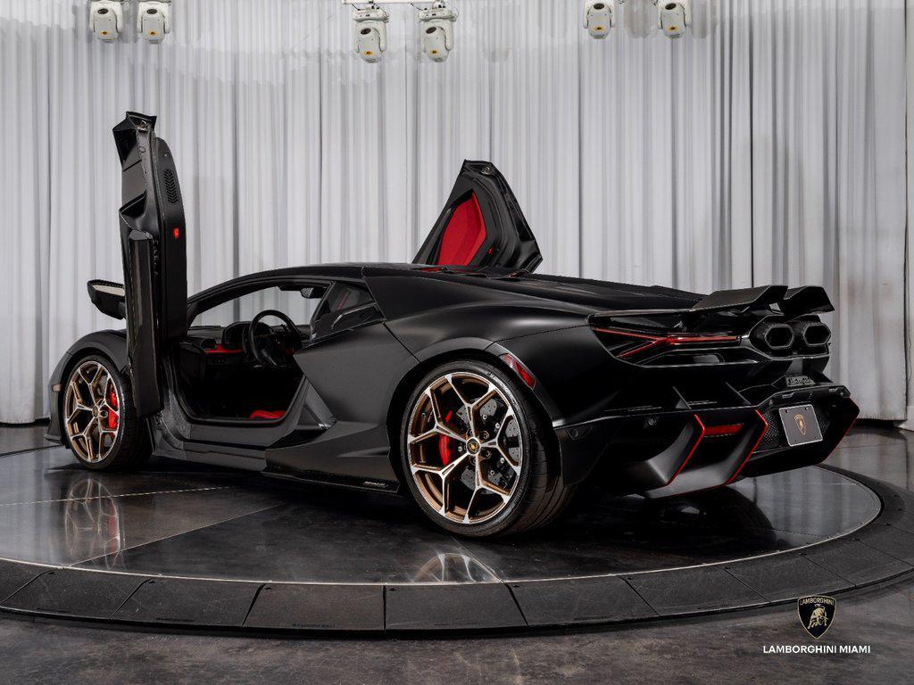 2025 Lamborghini Revuelto . North Miami Beach FL