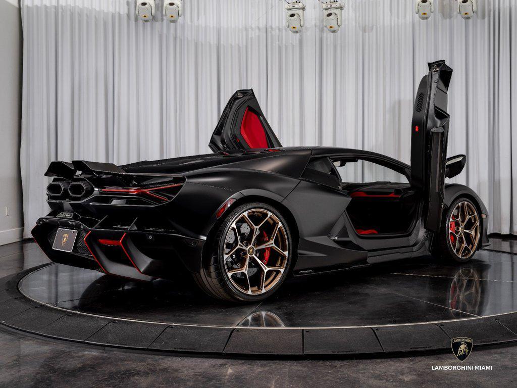 2025 Lamborghini Revuelto . North Miami Beach FL
