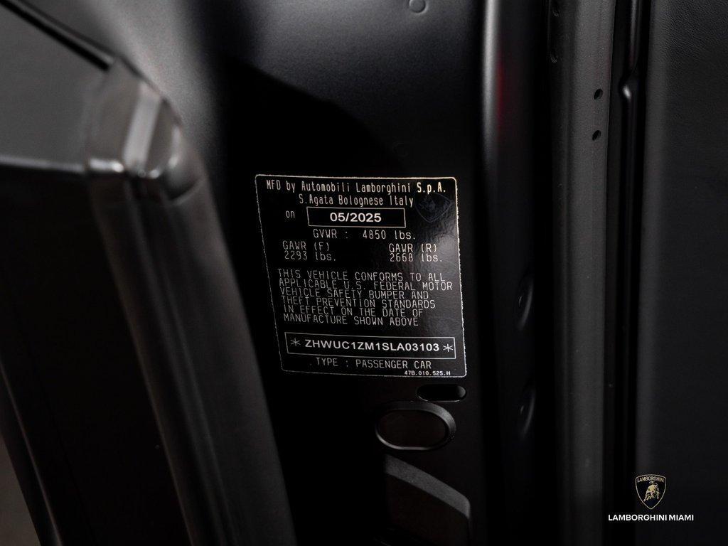 2025 Lamborghini Revuelto . North Miami Beach FL