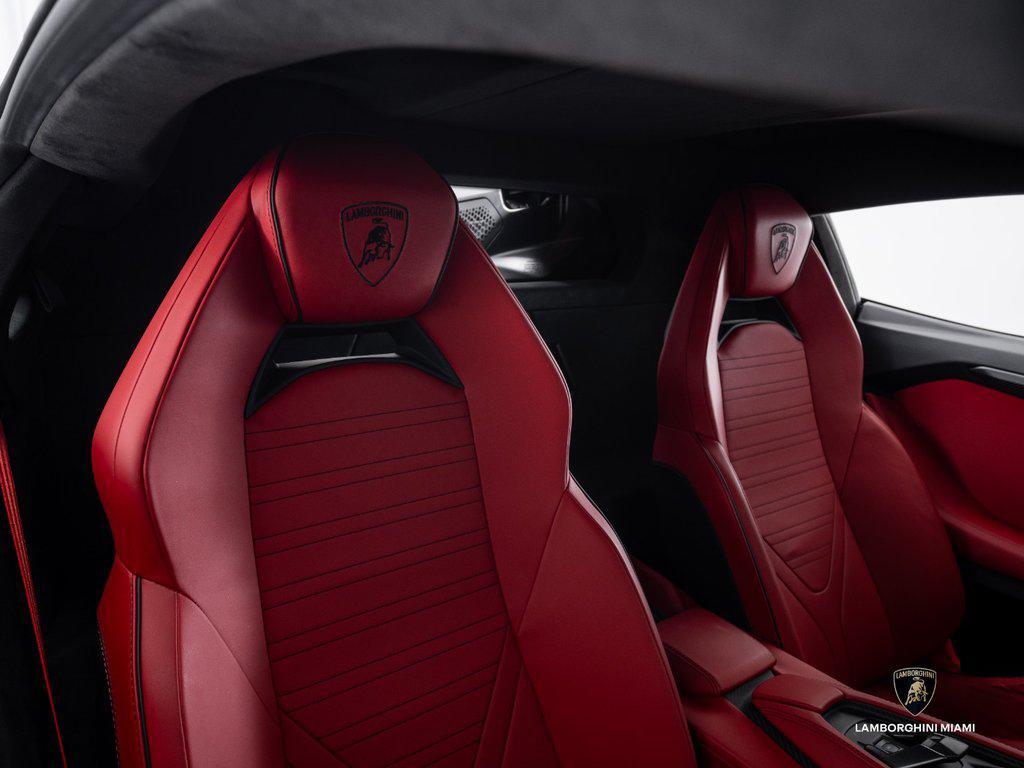 2025 Lamborghini Revuelto . North Miami Beach FL