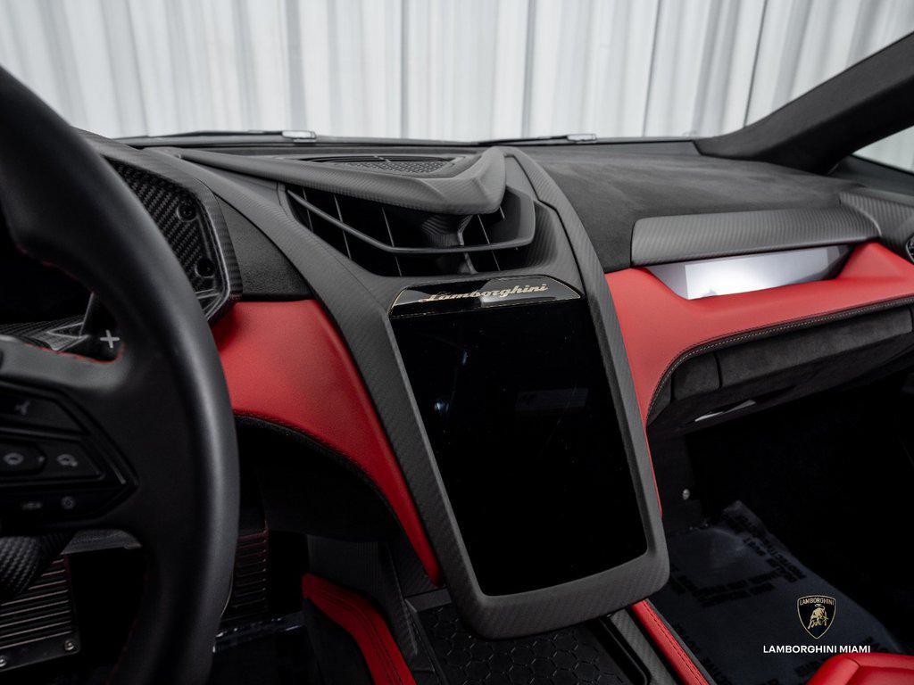 2025 Lamborghini Revuelto . North Miami Beach FL