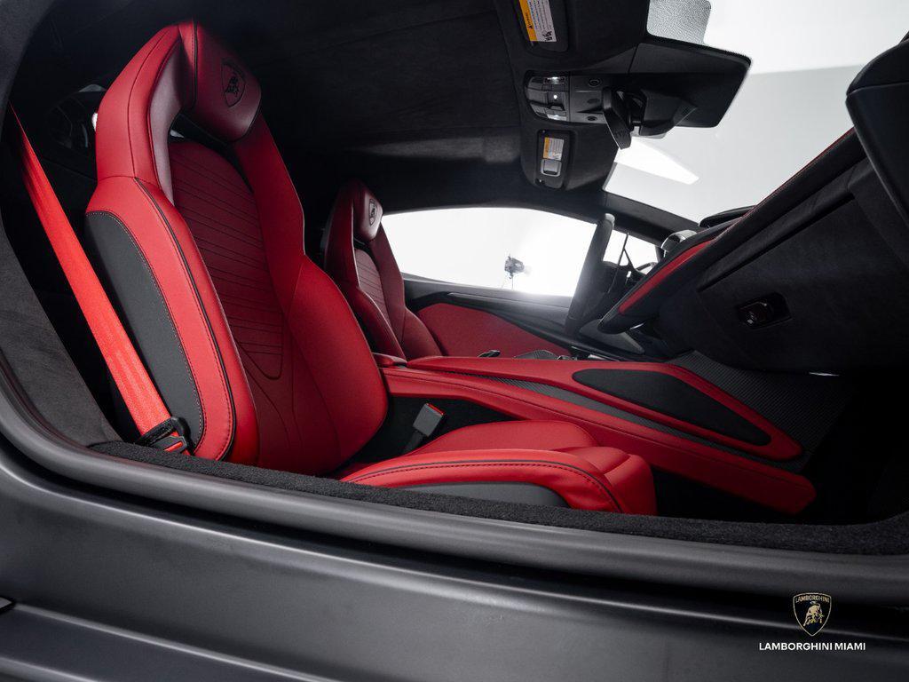 2025 Lamborghini Revuelto . North Miami Beach FL