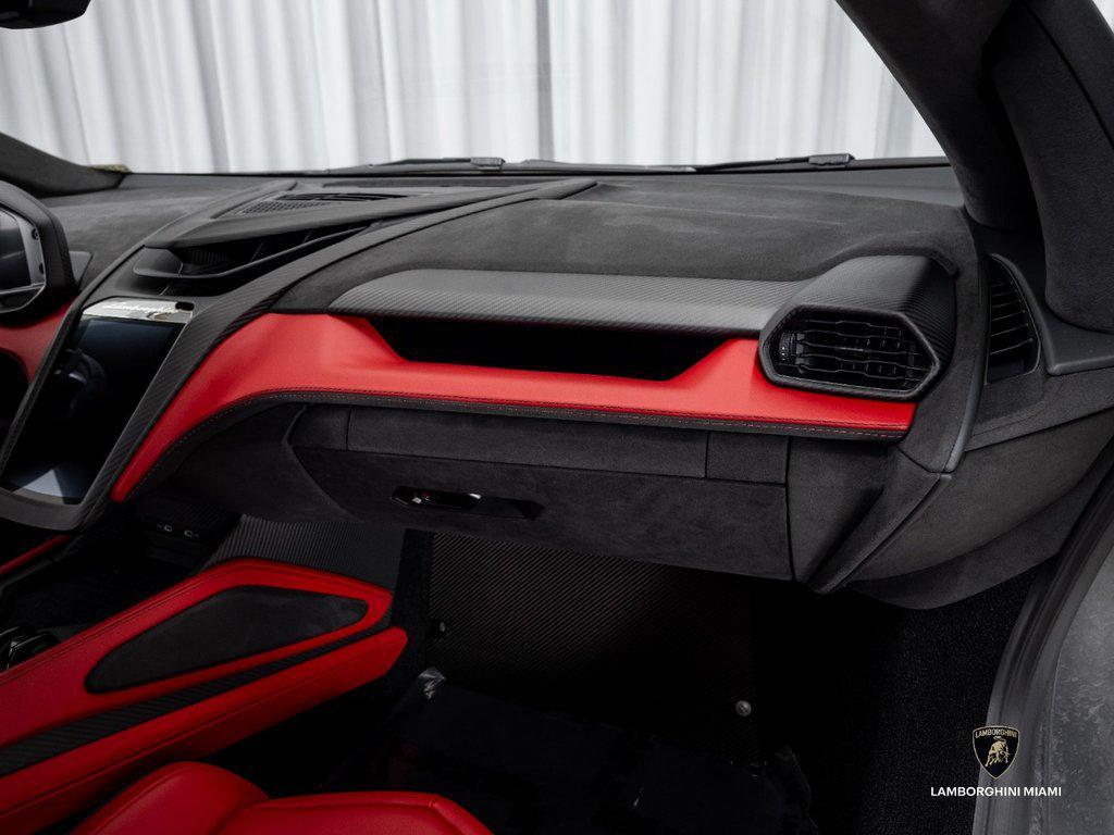 2025 Lamborghini Revuelto . North Miami Beach FL