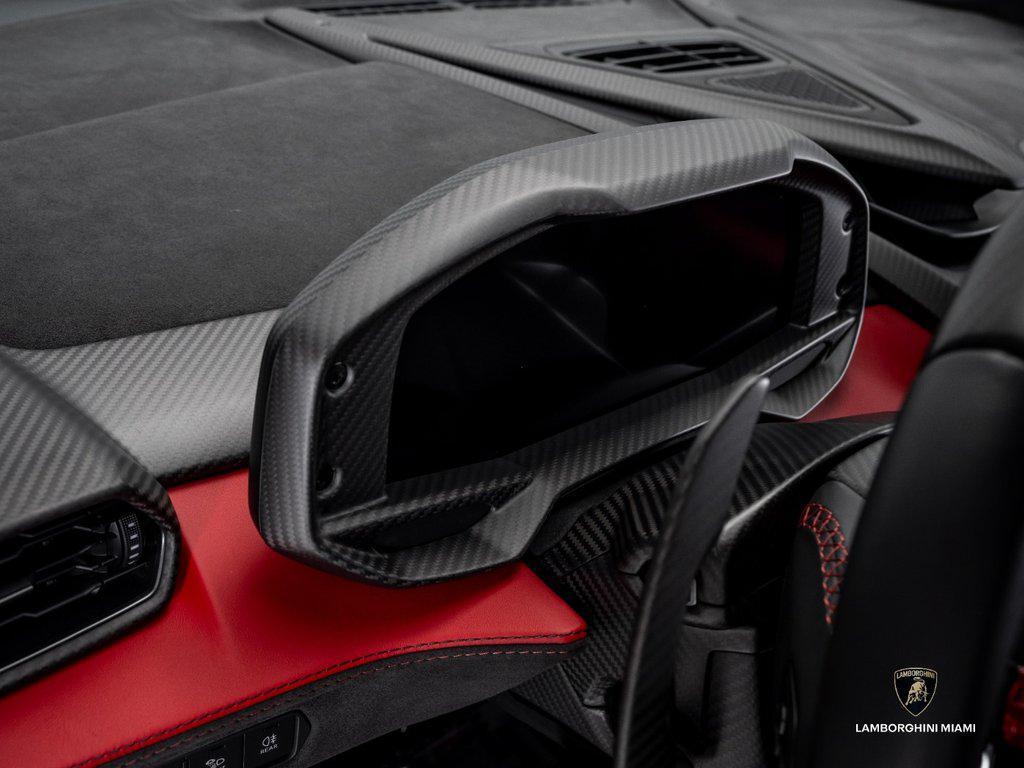 2025 Lamborghini Revuelto . North Miami Beach FL