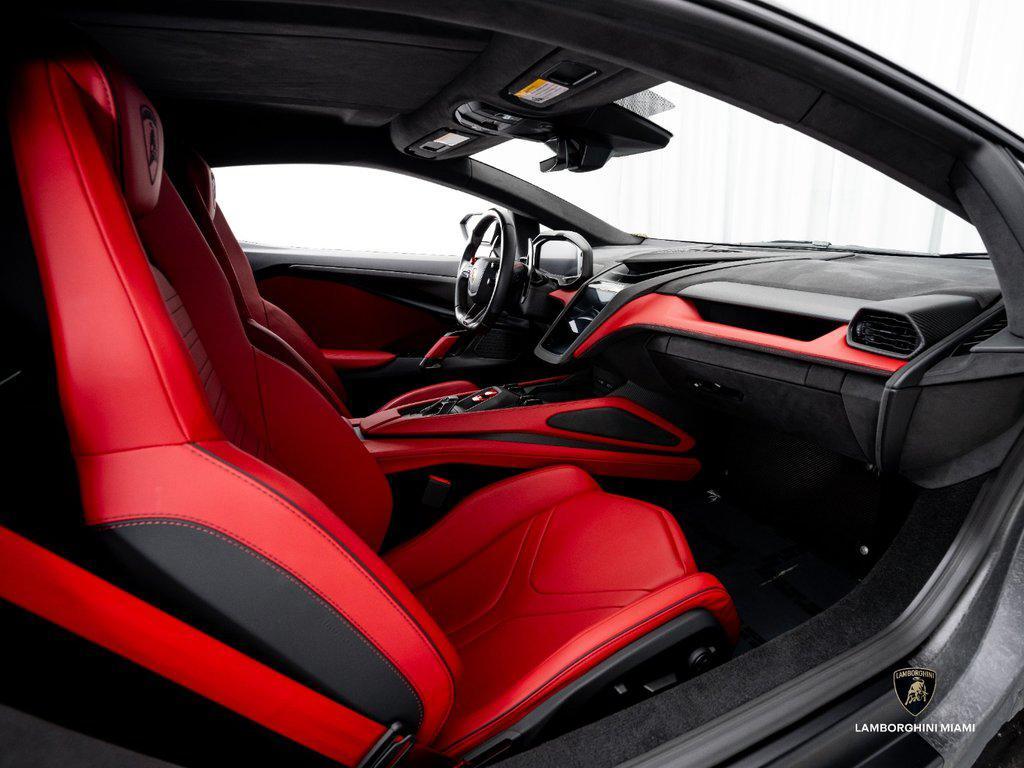 2025 Lamborghini Revuelto . North Miami Beach FL