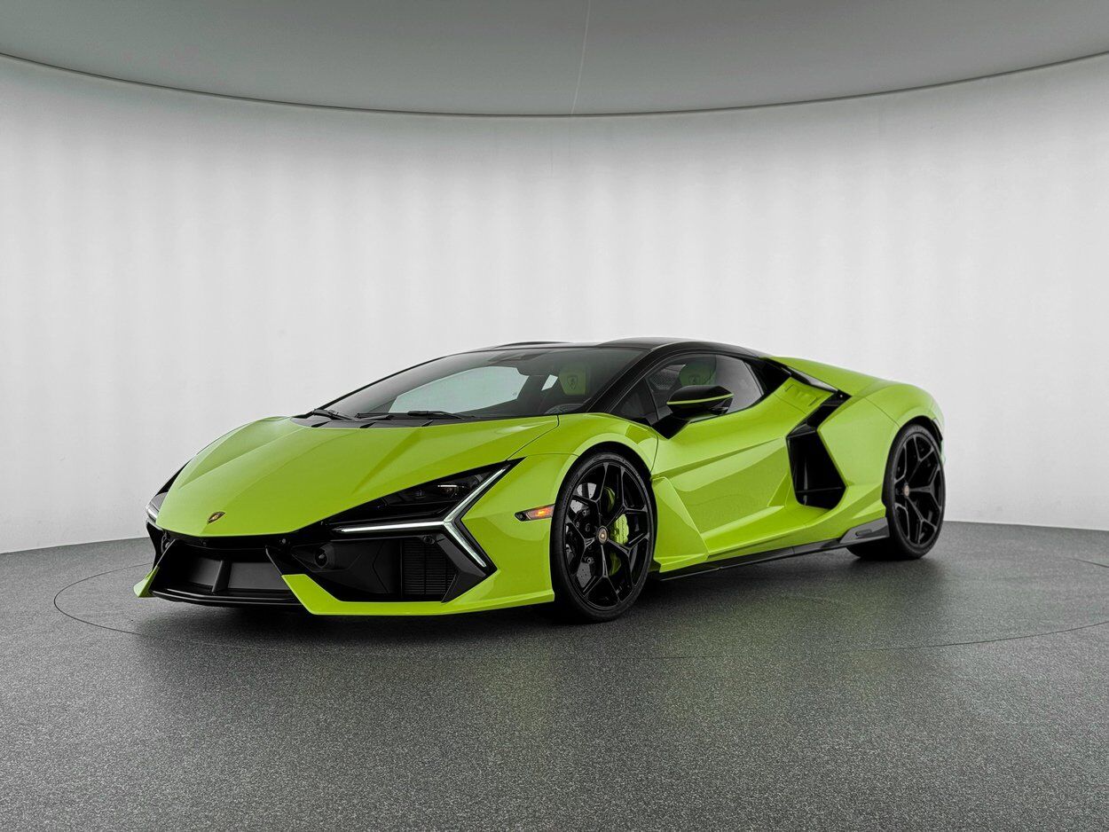 2025 Lamborghini Revuelto