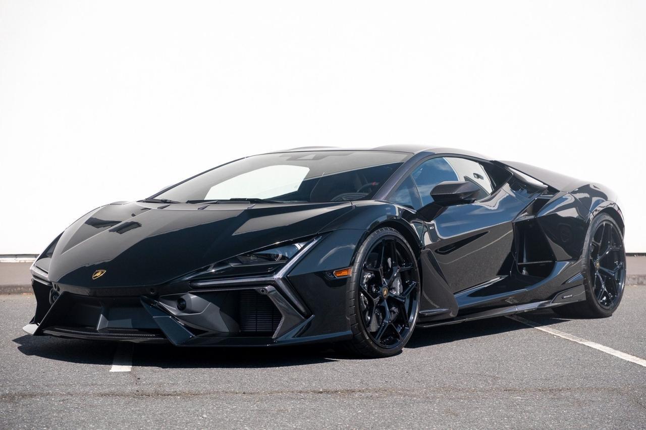 2025 Lamborghini Revuelto